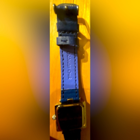 Cold water Creek ladies wrist watch. Genuine leather band. - Picture 3 of 6